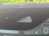 【スマートブレーキサポート】走行中に前方の車両等を認識し、衝突しそうな時は警報とブレーキで衝突回避と被害軽減をアシスト。より安全にドライブをお楽しみいただけます。