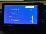 【Miracast】スマホ画面を無線で車載ディスプレイへ映せる快適で便利な機能です。簡単に接続可能です!!