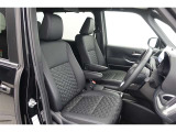 しっかりとしていて上質な座り心地のシートです。 座り心地も良くて長時間の運転も快適ですよ。 肌触りの良いシートが評判です。