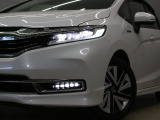 【LEDヘッドライト】悪天候や夜間走行時も良好な視界を確保し安心して運転できる高輝度LEDヘッドライトを装備!点灯速度が早く、消費電力も抑えられています!!