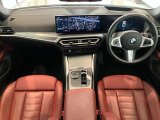 BMWの操作パネルは使いやすさを追求し日常生活で必要なボタン&スイッチを使えるようにした構造となっております。購入時から沢山触って体感してください。