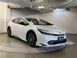 お車購入のポイントとなるフロントマスクです!シャープな目つきが印象的なデザインのヘッドランプです。