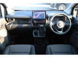 前席全体 目線も高く広い視界で安心して運転することができますね!