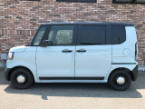 オプションになりますが、ボディーコーティングもご用意しております。新車の輝きに近づき、洗車などのお手入れも楽になりますよ。