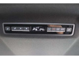 リヤオートエアコンで後席でも快適な車内空調です♪