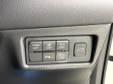 【パワーバックドア】スマートキーや運転席のボタンを押すだけでリアゲートが自動で開閉します!荷物を持っている時や、高い位置にあるバックドアを閉める際に便利な機能です♪