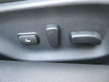 パワーシートになっておりますので、微調節が可能。運転がしやすい姿勢を取ることが出来ます。
