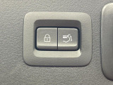 【パワーバックドア】スマートキーや運転席のボタンを押すだけでリアゲートが自動で開閉します!荷物を持っている時や、高い位置にあるバックドアを閉める際に便利な機能です♪