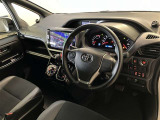 前方の見通しが良いすっきりした視界、誰でも扱いやすく運転できます。疲れにくく安心ドライブを更に快適なものにします!