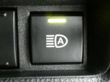 【オートマチックハイビームヘッドライト】ハイビーム走行時に対向車や前走車をカメラで認識して自動的にロービームにする機能が装備されています。※道路環境などによっては作動しない場合があります。