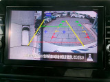 全周囲モニター付きです。車両を上から見たような映像をディスプレイオーディオ画面に表示。運転席からの目視だけでは見にくい、車両周辺の状況をリアルタイムでしっかり確認できます。