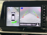 【アラウンドビューモニター】車を上から見下ろしているかのような映像で周囲の状況がひと目で確認、狭い駐車場に駐車するときも安心です♪