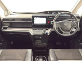 ★いつでも気持ちよく運転できて、使い勝手のいい収納や体をケアするシート、細部にまでこだわったインテリア♪