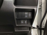 各種スイッチ類はこちらにレイアウトしています。