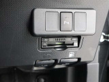 高速道路の料金所をスムーズ通過!ETC車載器もスッキリ取り付けられています!