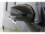 ウインカーミラーはお洒落なだけでなく、対向車や歩行者からの視認性が良く安全性が向上し、事故防止にもつながります。