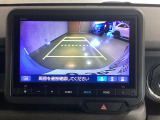 バックカメラ搭載です!車庫入れが苦手な人はもちろん、車両感覚に自信がある人にもお勧めです!見えない箇所が見えるようになるので、低い障害物や隠れてしまっている子供の存在等にも気付く事が出来ます。