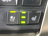 【シートヒーター&ベンチレーション】夏場は涼しい風でお尻や背中の熱やムレを防ぎ、冬はエアコンよりも早く温まってポカポカに!季節を問わず快適に過ごせます。