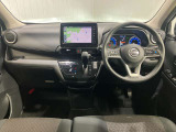 運転席からの視界が左右に広く隅々まではっきりと見渡せます。車の前端も把握しやすく安心して運転できます。