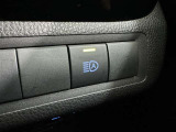 オートマチックハイビームとは、先行車や対向車のライトを認識し、ハイビームとロービームを自動で切り替える機能です。夜道の視界を確保します。詳細は販売店スタッフまでおたずねください。