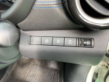 衝突軽減ブレーキ、横滑り防止、ハンドルヒータースイッチはこちらです(^^)/