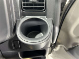運転席ドリンクホルダー