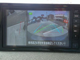【アラウンドビューモニター】空から見下ろした映像がナビ画面にて確認可能です。駐車もラクラクですよ♪