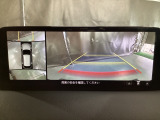 狭い場所での駐車やすれ違いなどでより的確な運転操作に役立つ360&deg;ビューモニターが装備されています。
