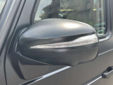 視認性が高い純正ミラーを採用しております。安全に運転が出来る様、一つ一つの部品に拘っているのがメルセデス・ベンツです。