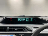 メーターが運転席から見やすいインパネ中央部に配置してるので走行中の視線移動が少なく快適です。