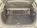 リアシートも簡単格納ができ、大きな荷物もらくらく収納できます!