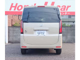 フラットなリアビューには、コントラスト感あるコンビネーションランプを採用!