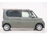 県内13店舗にて常時500台以上ダイハツ車を展示中です。見て、触って、納得のいく一台をぜひ見つけてください。