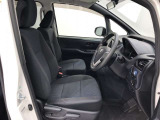 【運転席・助手席】です!実際お座りいただくのが分かりやすいと思いますので、ぜひお気軽にご来店ください♪状態もいいですよ☆