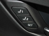 運転席のパワーシートは2名様分までメモリー機能付きです。
