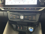 オートエアコンは温度を設定するだけで、自動で風量などを設定してくれます。運転しながら操作も必要ないので、安全性も向上します。