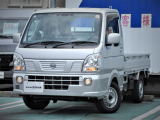 純正CDオーディオ・マニュアルエアコン・LEDヘッドライト・エマージェンシブレーキ・LDW(車線逸脱防止警報)・リモコンキー・電動格納式リモコンドアミラー・アイドリングストップ機構付きの4WDモデル!
