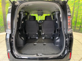 後席を格納すると、これだけの広さが!シーンに合わせたシートアレンジで、大きな荷物も積むことが出来ます♪