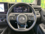 インテリアに合わせたデザインのステアリングは、運転される方のことも考え、運転しやすい形状、大きさです。是非一度、実際に触ってお確かめください。