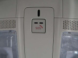 エアバッグ作動時や後突時、もしくは車内のSOSボタンを押した際に緊急通報オペレーターに連携し、救急・警察を手配します。更にオペレーターにも連携、お客様のご要望に応じてロードサービスの手配を行います。