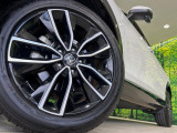 【純正18インチアルミホイール】外観にマッチした純正アルミホイールを装着しております。各種社外アルミホイールや、スタッドレスタイヤも取扱いしております。是非ご相談ください♪