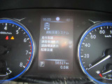 メーター内のディスプレイには運転をサポートするさまざまな情報を表示。