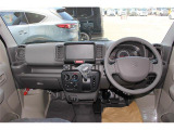 前席全体 目線も高く広い視界で安心して運転することができますね!