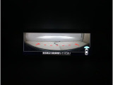 フロントビューカメラが捉えた映像は、車両前方だけでなく、運転席からは見えない左右のエリアもしっかり確認可能。視界を広げ、安全性を向上させます。
