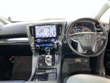 この車で色んな場所へドライブに出かけてみませんか。