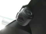 【ドラレコ搭載車】今や必需品のドライブレコーダー搭載車です。万が一のトラブルのときにも役に立つドライブレコーダーを装備しています。側面衝突や幅寄せ・割り込み対策に!
