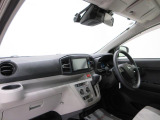 ダイハツのお店では、ダイハツ車を知り尽くしたプロフェッショナルが、専用の診断機器を使って各システムを点検しております。