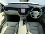 XC60 リチャージ アルティメット T6 AWD PHEV 4WD 