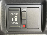 【パワースライドドア】スマートキーや運転席のスイッチでスライドドアの開閉が可能♪電動だから力を入れてドアを開ける必要が無く、小さいお子様でも、重い荷物を持っている時もラクに開け閉めできます♪