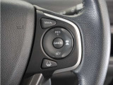 ◆アダプティブクルーズコントロール◆予め設定した車速内でクルマが自動的に加減速。前走車との適切な車間距離を維持しながら追従走行します。【LKAS】車線維持支援システムでステアリング操作を支援。
